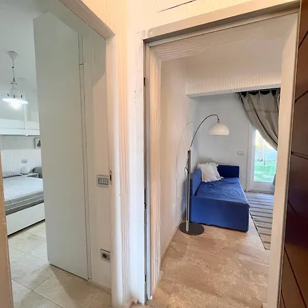 Villa Con Accesso Diretto Al Mare