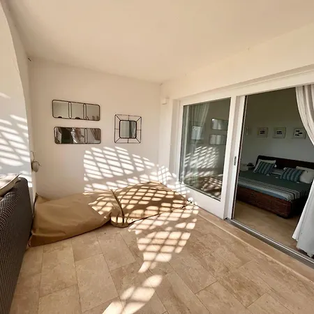 Villa Con Accesso Diretto Al Mare