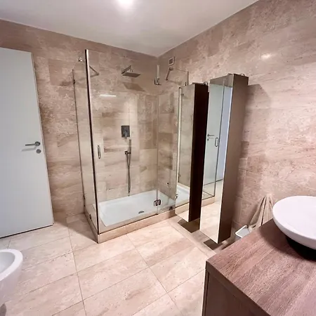 Villa Con Accesso Diretto Al Mare