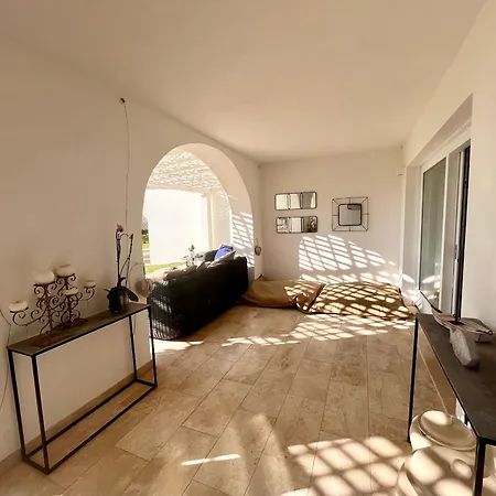 Villa Con Accesso Diretto Al Mare *