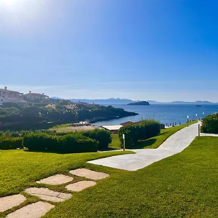 Villa Con Accesso Diretto Al Mare
